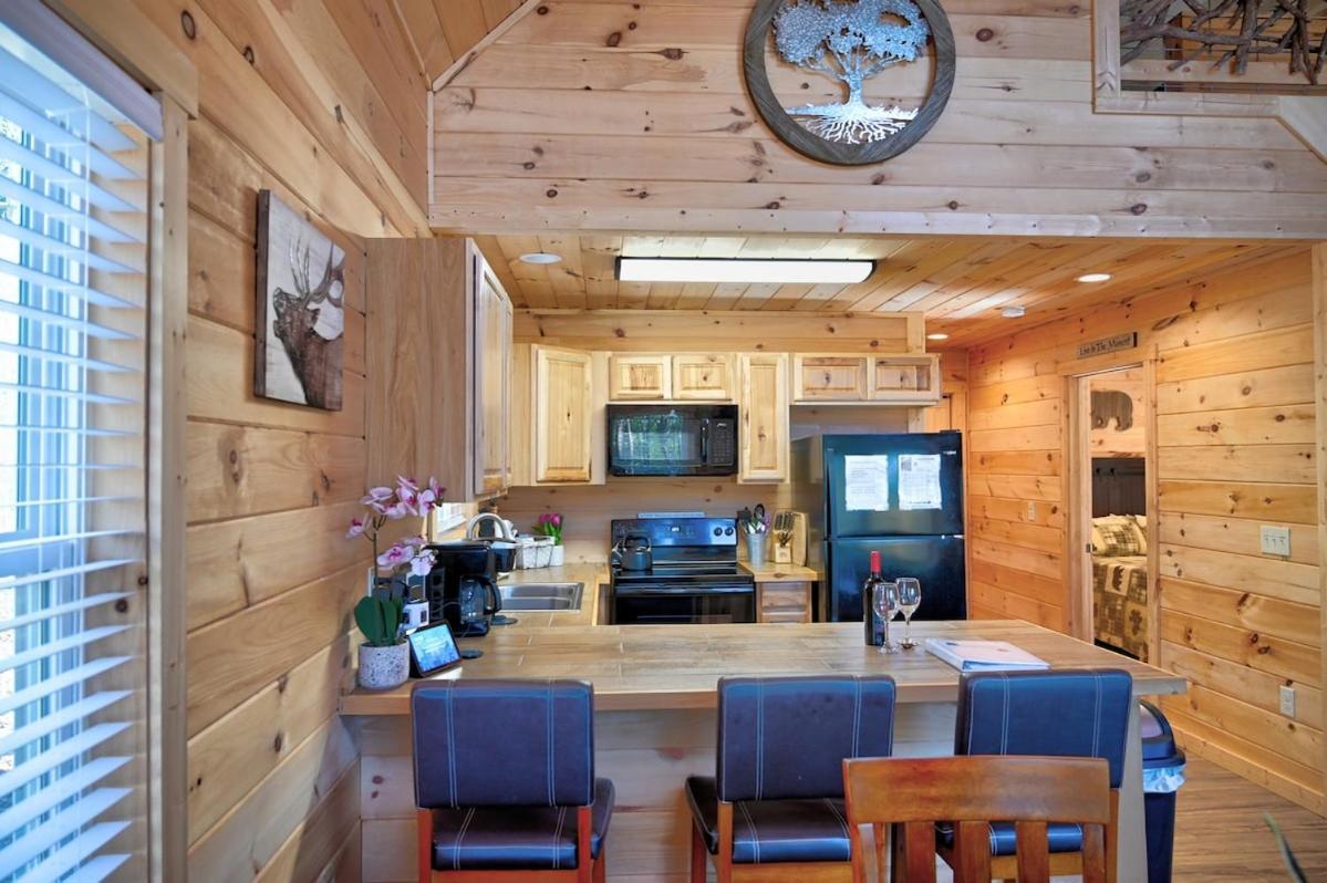 Twin Oaks Cabin Брайсон-Сити Экстерьер фото