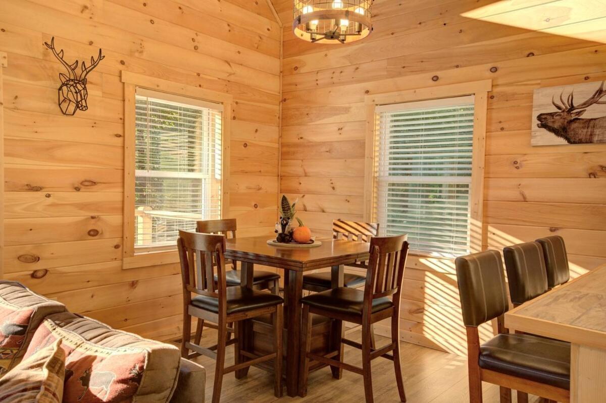 Twin Oaks Cabin Брайсон-Сити Экстерьер фото