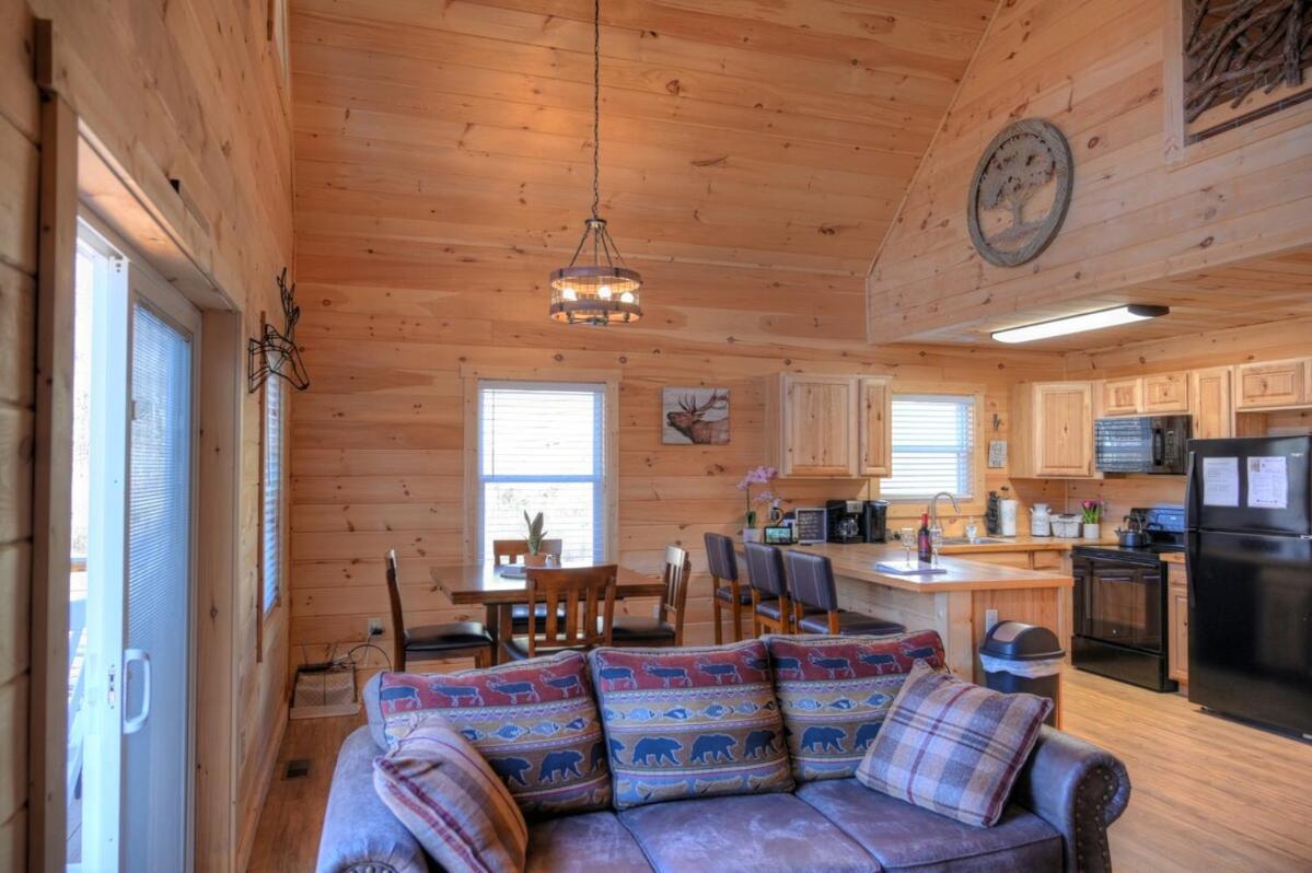 Twin Oaks Cabin Брайсон-Сити Экстерьер фото